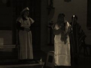 Qu'apportes-tu Marie ? J'apporte la lumière car Jésus est la Lumière du monde.